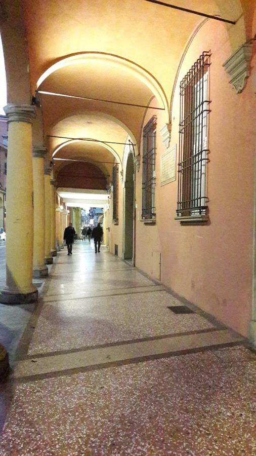 Mini Chic Downtown Apartment Bologna Exterior photo