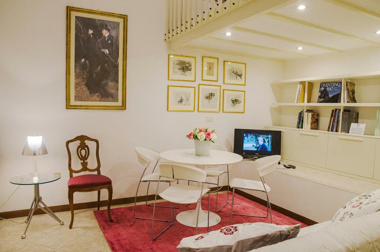Mini Chic Downtown Apartment Bologna Exterior photo