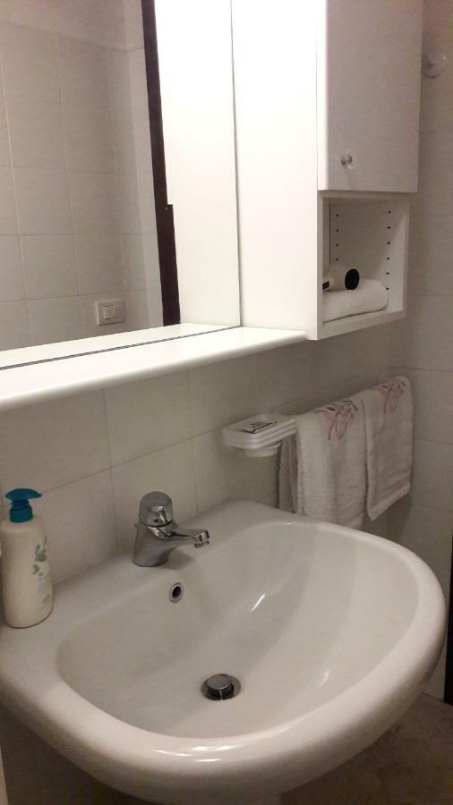 Mini Chic Downtown Apartment Bologna Exterior photo
