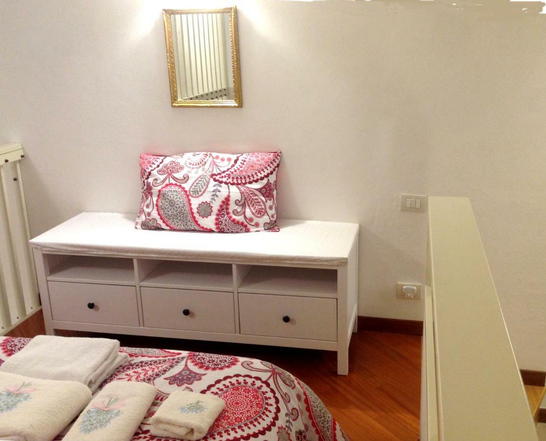 Mini Chic Downtown Apartment Bologna Exterior photo
